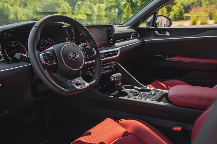 Интерьер Kia K5 GT-Line 2020 года  (NA) (фото 34 из 41)